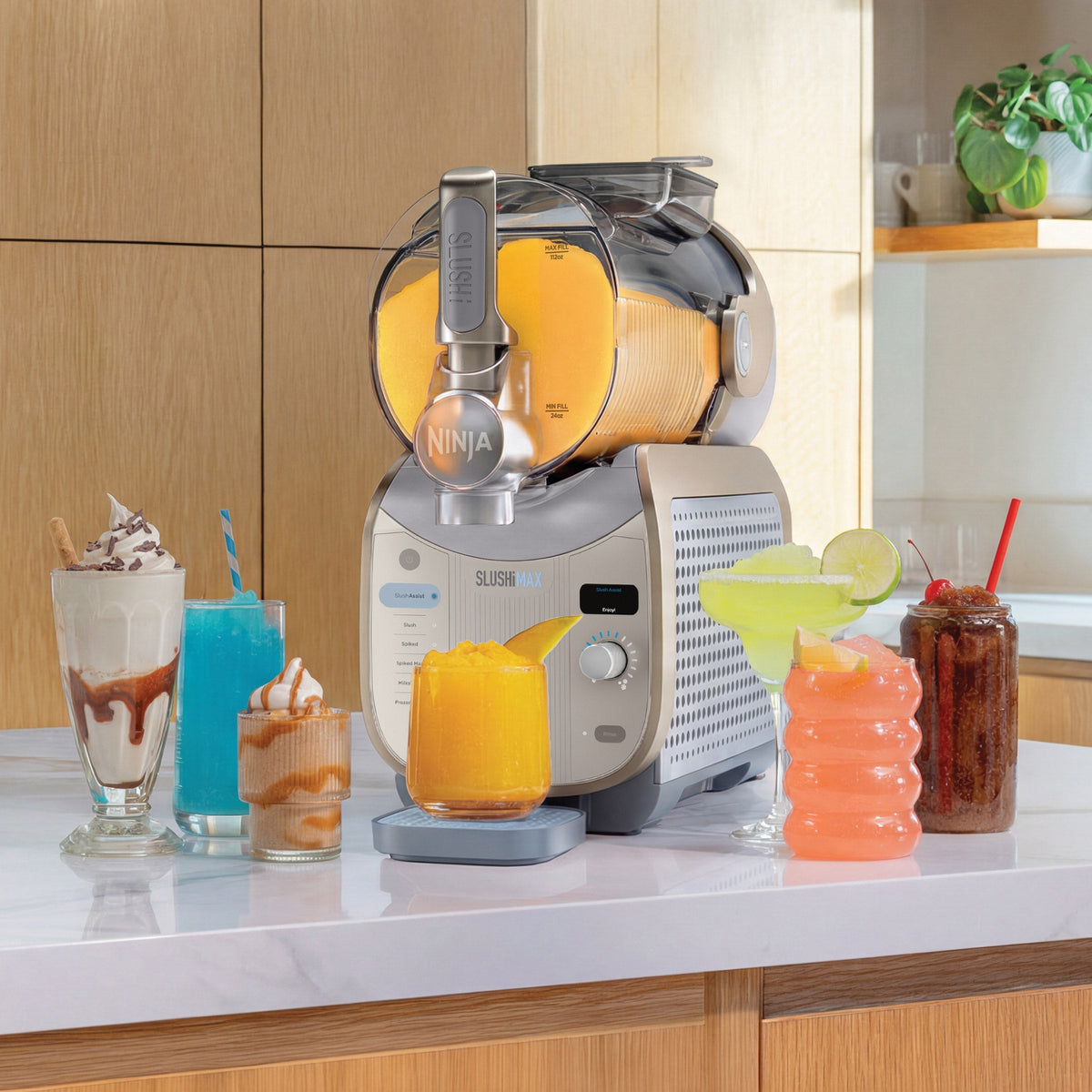 Ninja SLUSHi MAX 4.4 L (150 oz.) Smart Frozen Drink Maker