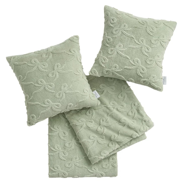 Casual Living Throw and Pillow Set, 3-piece