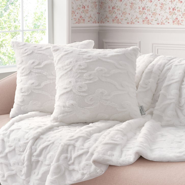 Casual Living Throw and Pillow Set, 3-piece