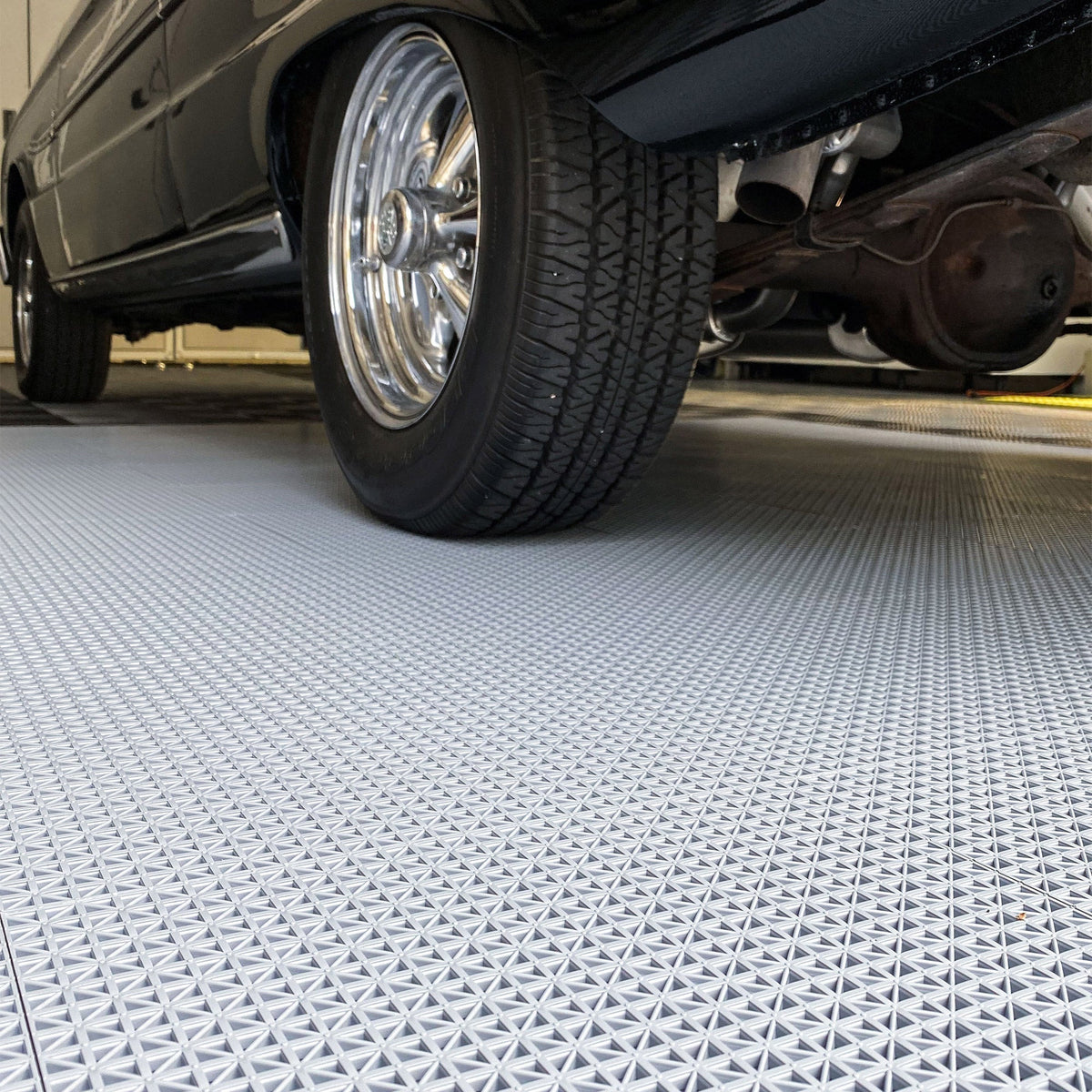 MotoFloor Self Draining Garage Floor Modular Tiles - Grey