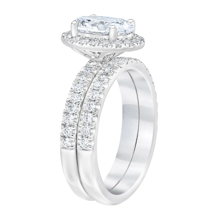 2.33 ctw Oval Cut, VVS2 Clarity, G Colour, Diamond Wedding Set