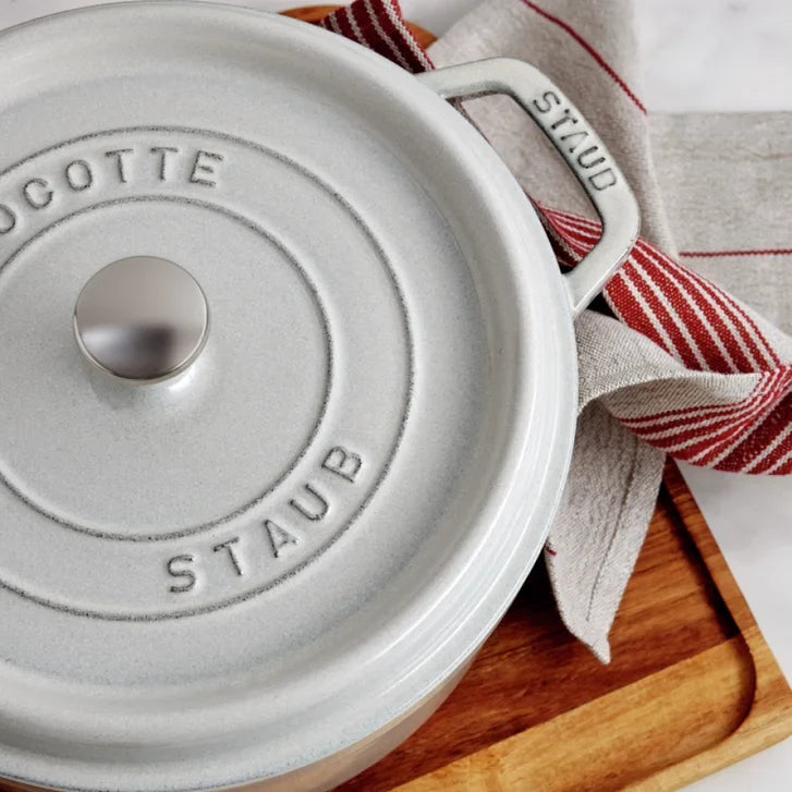 STAUB Shallow Cocotte, 26 cm (10.5 in.) / 4 L (4.25 qt.)