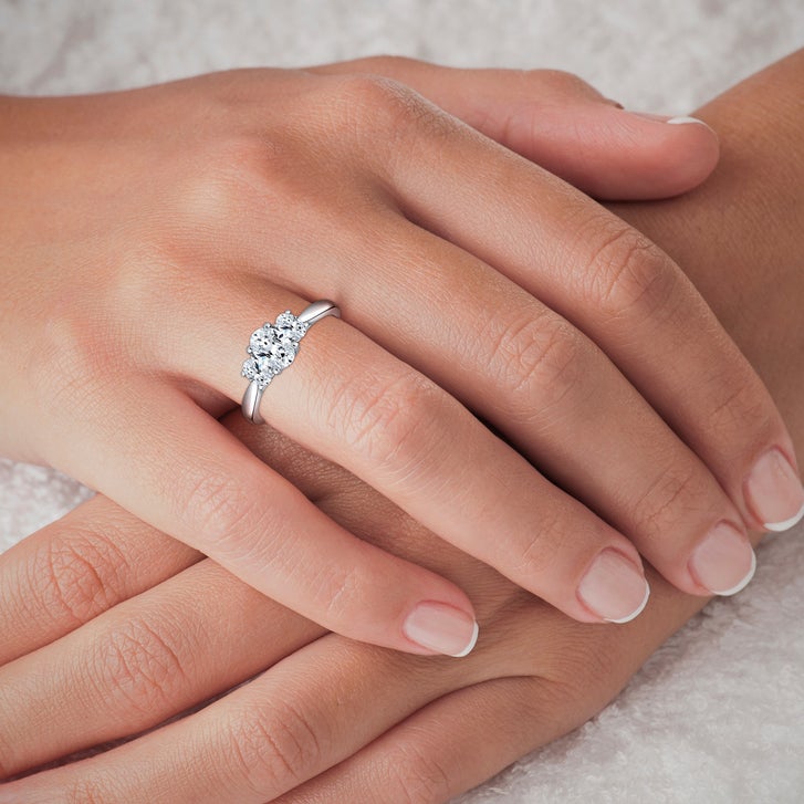 Three Stone Oval Cut Diamond Ring (1.10 ctw)