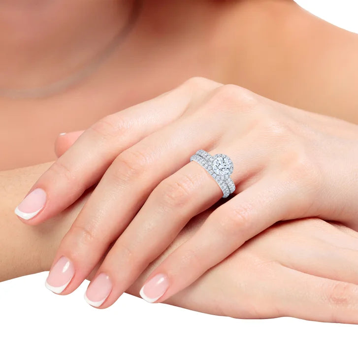 2.33 ctw Round Brilliant Cut, Clarity VS1, Colour H, Diamond Wedding Set