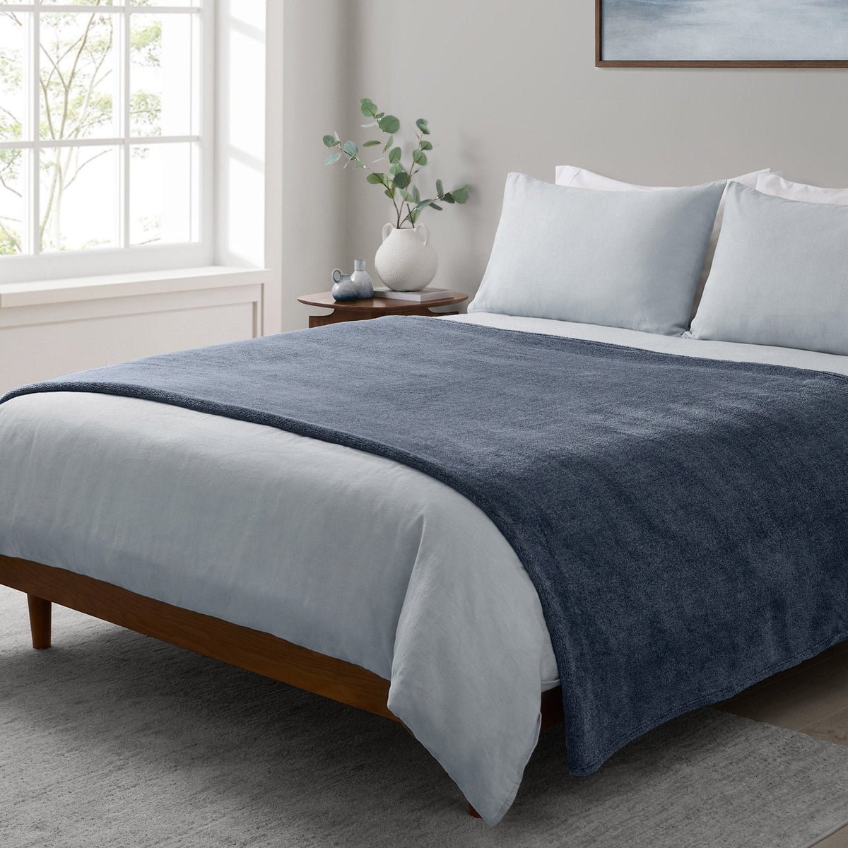 Roots Home Plush Blanket