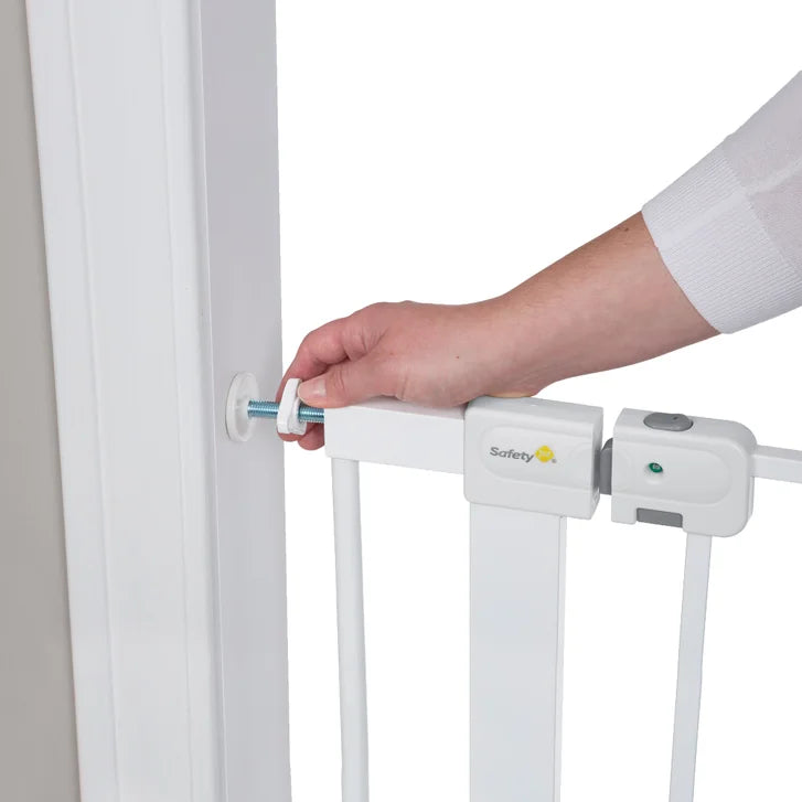 Safety 1st - Hand-Free Auto-Close Baby Safety Gate