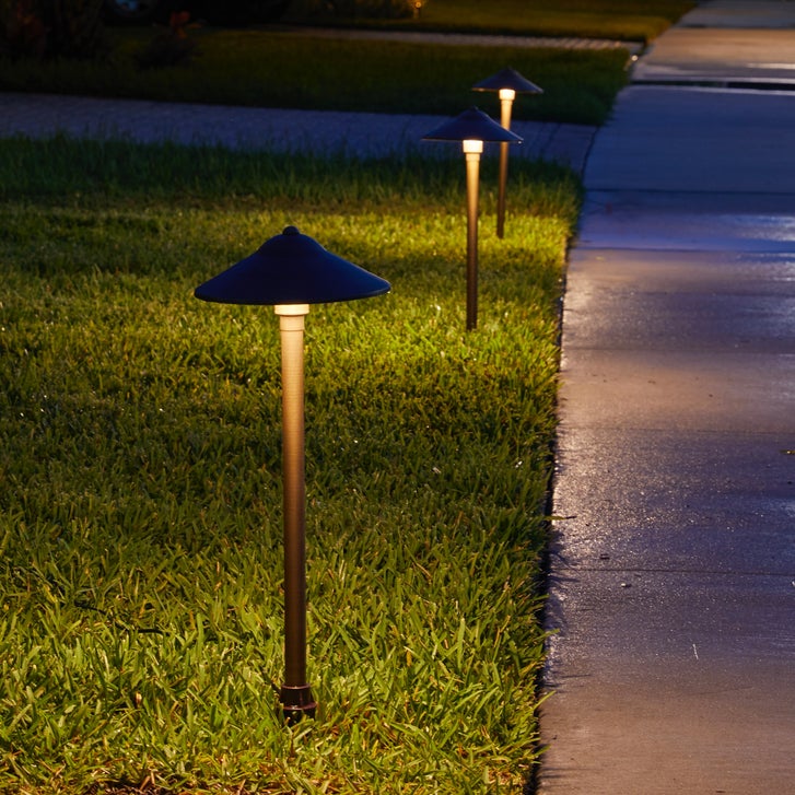 VOLT 13-light Outdoor LED Kit with 150W Transformer