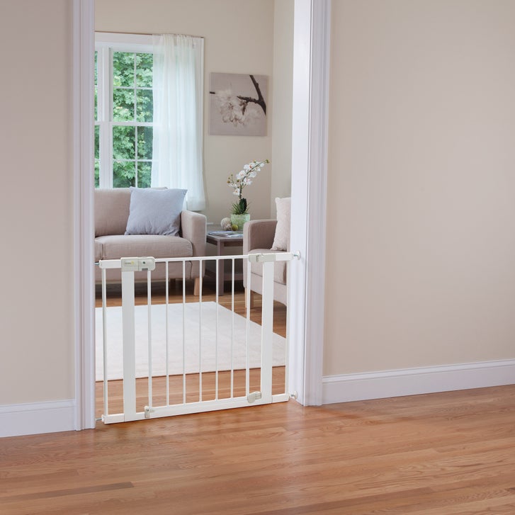 Safety 1st - Hand-Free Auto-Close Baby Safety Gate