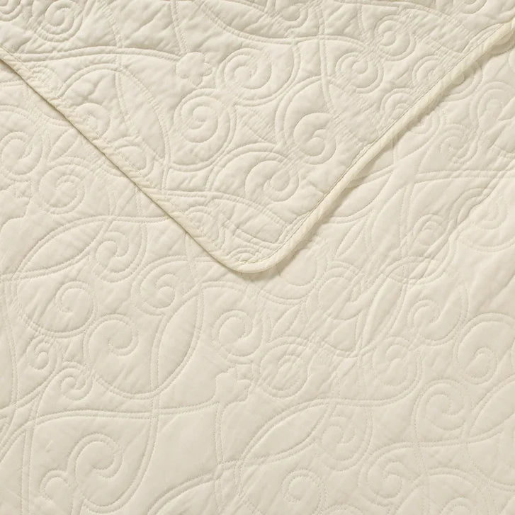 Laura Ashley - Quilt Set