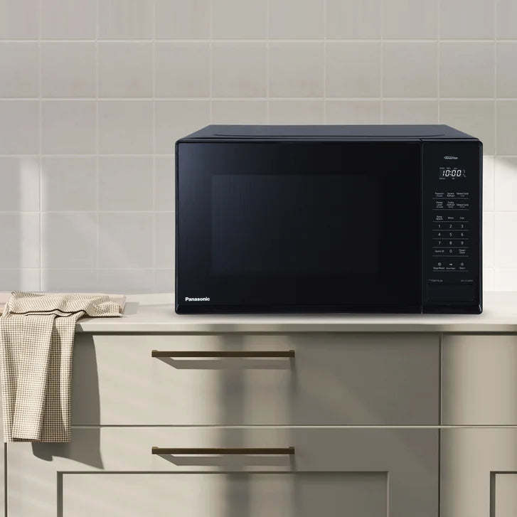 Panasonic 1.3 cu.ft. Inverter Microwave - Black