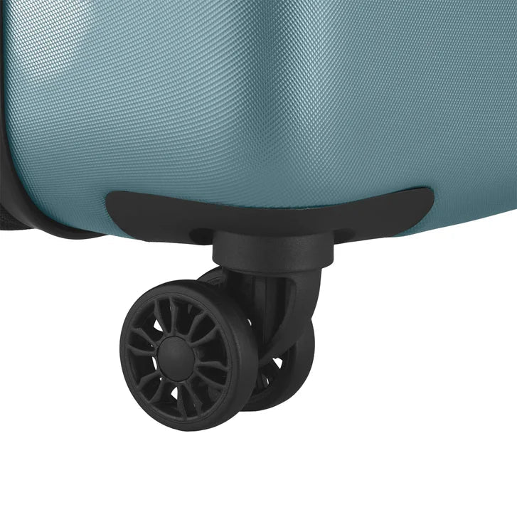 Bugatti - Geneva Hardside 21 in. Carry-on Spinner