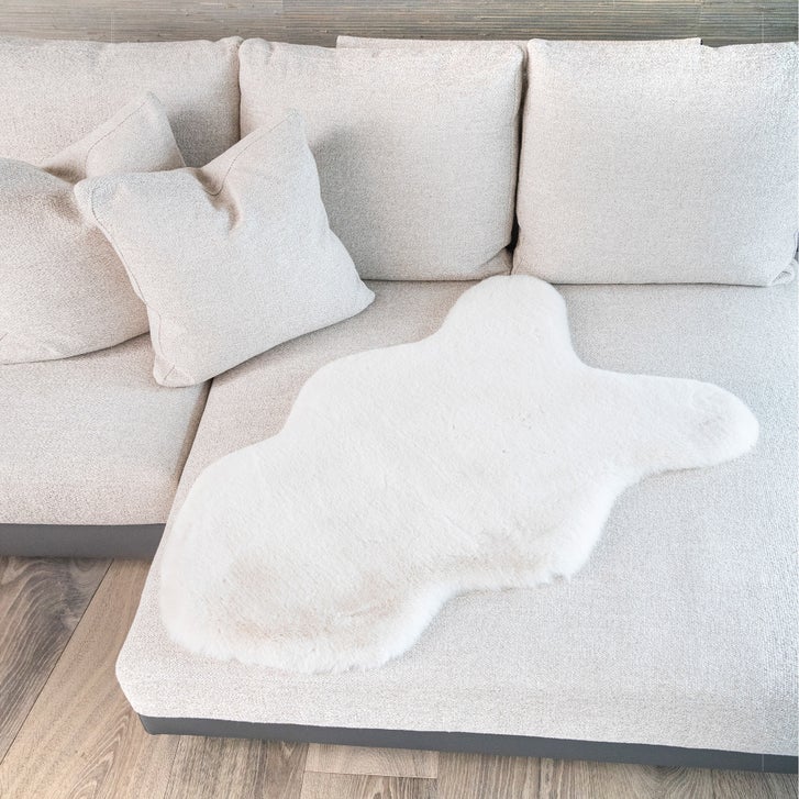 Mon Château Single Faux Fur Rug