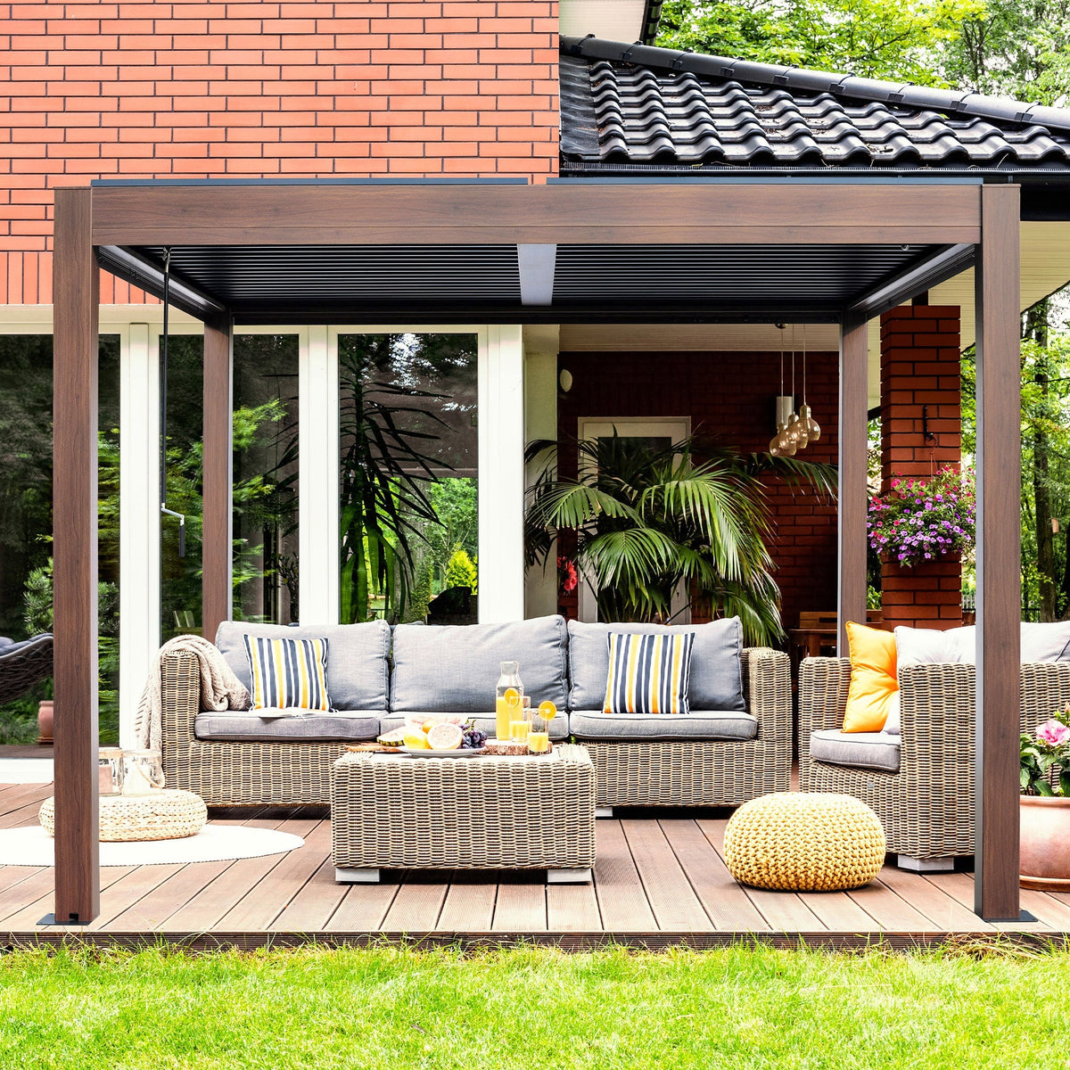 Kaslo Aluminum Pergola with Wood Finish
